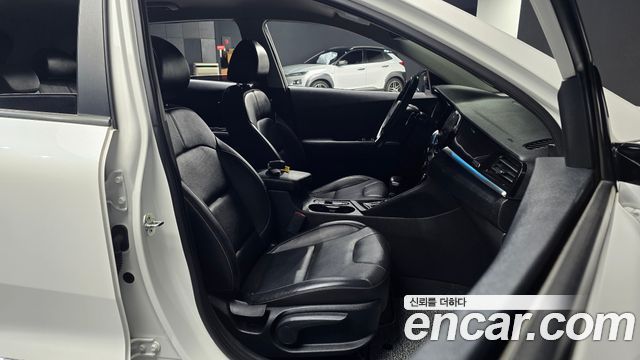 Kia Niro 1.6 HEV Noblesse Special 2020 — фото 10