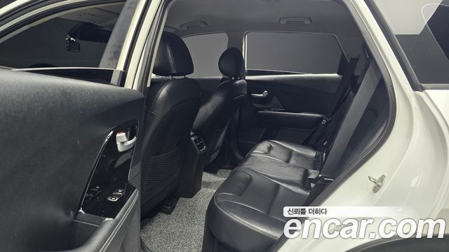 Kia Niro 1.6 HEV Noblesse Special 2020 — фото 16