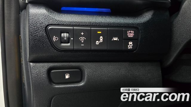 Kia Niro 1.6 HEV Noblesse Special 2020 — фото 18