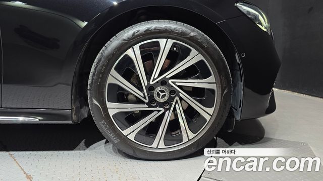 Mercedes-Benz E-Class (W214) E300 4MATIC Exclusive 2024 — фото 27