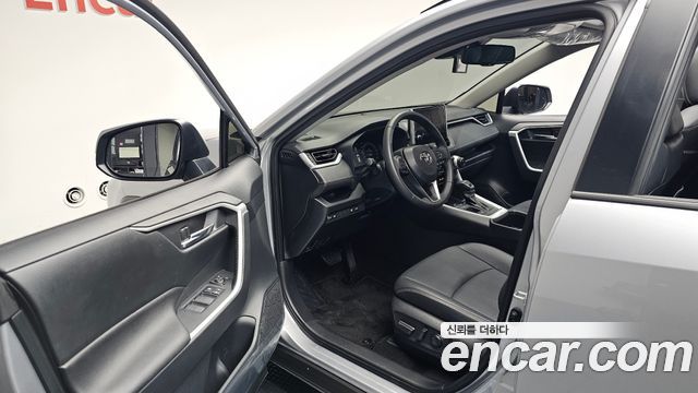 Toyota RAV4 (V) 2.5 2WD Hybrid XLE 2024 — фото 10