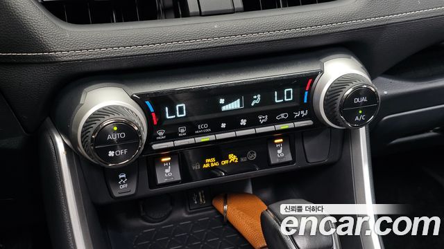 Toyota RAV4 (V) 2.5 2WD Hybrid XLE 2024 — фото 19