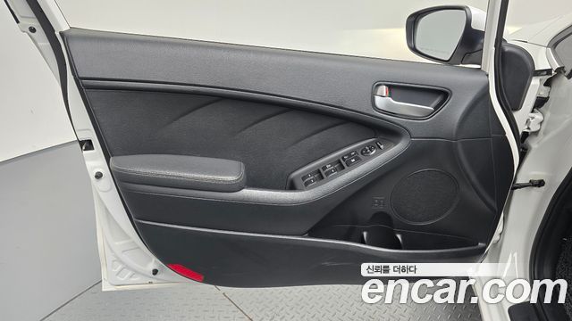 Kia K3 Trendy Style 2018 — фото 24