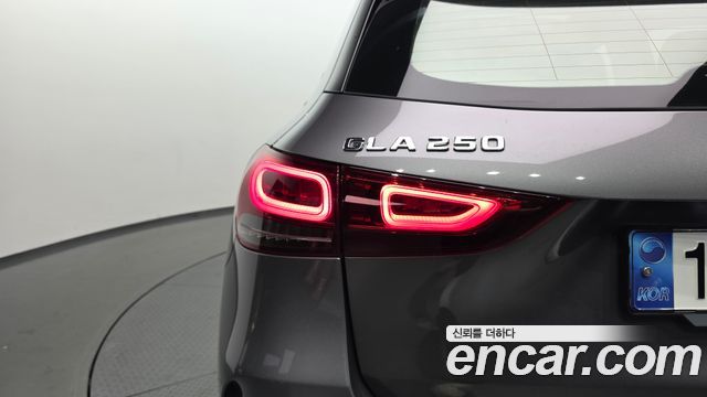 Mercedes-Benz GLA-Class (H247) GLA250 4MATIC 2023 — фото 29
