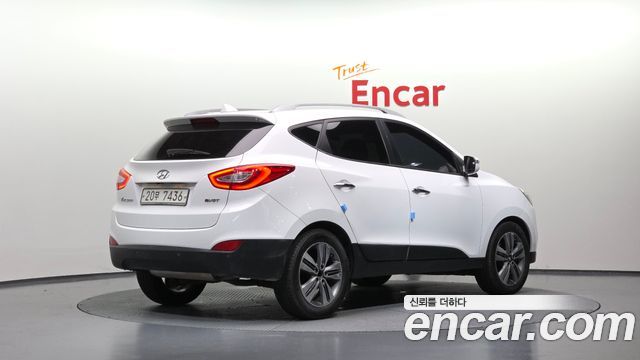 Hyundai Tucson ix Diesel(e-VGT) 2WD Premium 2014 — фото 2