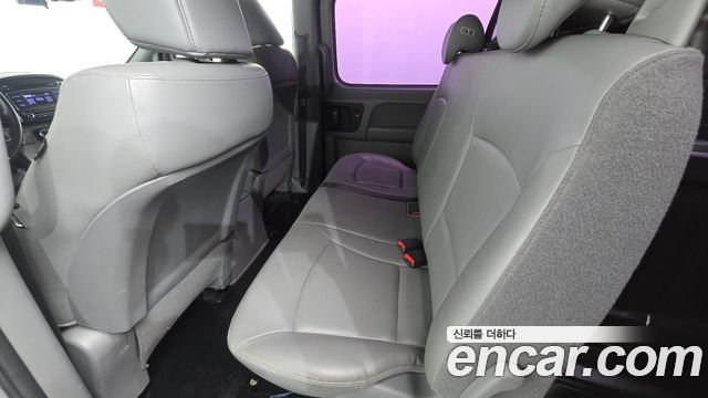 Hyundai Grand Starex 5-Seater VAN Modern 2016 — фото 11