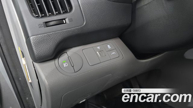 Hyundai Grand Starex 5-Seater VAN Modern 2016 — фото 27