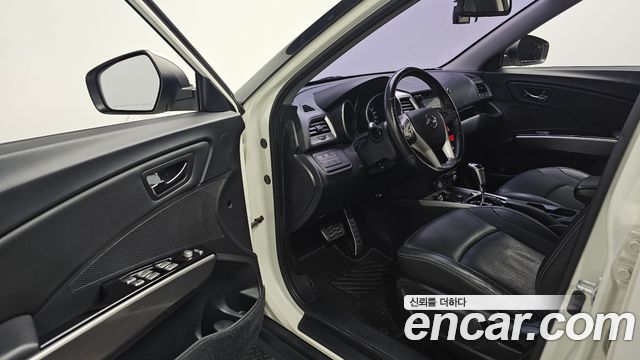 KG Mobility (SsangYong) Tivoli VX 2WD 2015 — фото 11