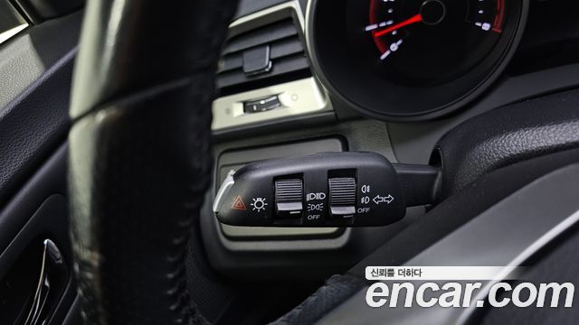 KG Mobility (SsangYong) Tivoli VX 2WD 2015 — фото 28