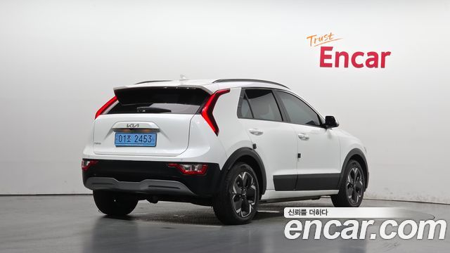 Kia Niro EV Air 2023 — фото 2