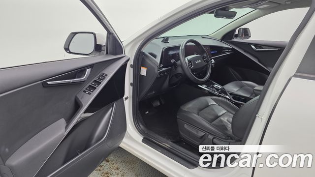 Kia Niro EV Air 2023 — фото 10