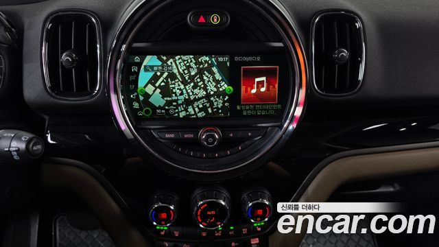 MINI Cooper Countryman HIGH 2nd 2018 — фото 12