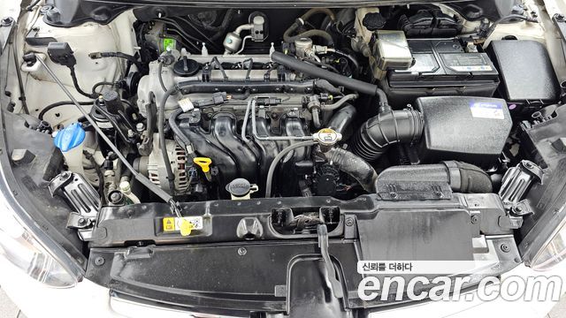 Hyundai Avante 1.6 GDi Premium Standard 2014 — фото 6