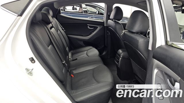 Hyundai Avante 1.6 GDi Premium Standard 2014 — фото 12