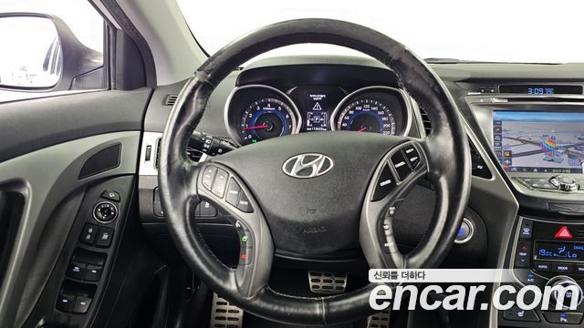 Hyundai Avante 1.6 GDi Premium Standard 2014 — фото 13