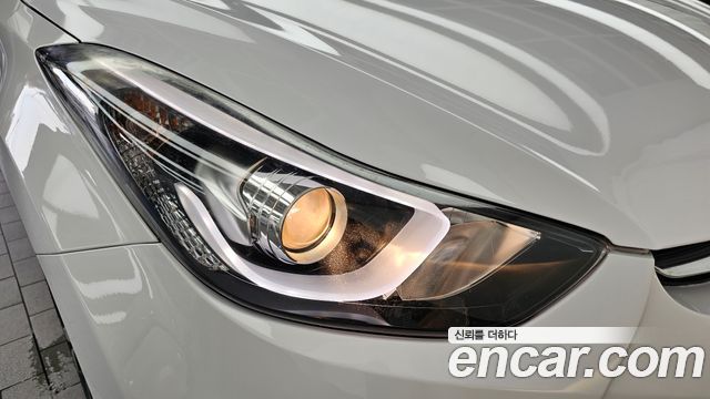 Hyundai Avante 1.6 GDi Premium Standard 2014 — фото 22