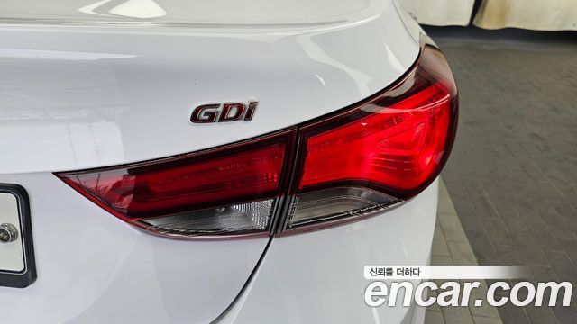 Hyundai Avante 1.6 GDi Premium Standard 2014 — фото 23