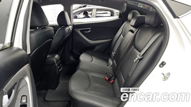 Hyundai Avante 1.6 GDi Premium Standard 2014 — фото 26