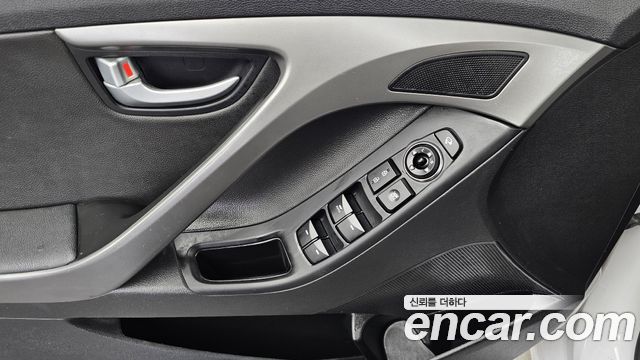 Hyundai Avante 1.6 GDi Premium Standard 2014 — фото 27