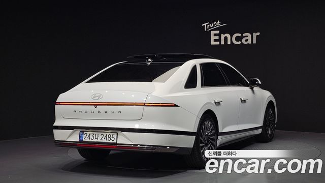 Hyundai Grandeur (GN7) 2,5 Gasoline 2WD Calligraphy 2023 — фото 2