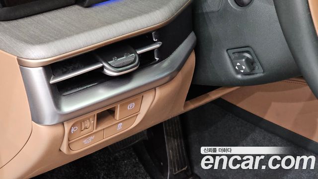 Hyundai Grandeur (GN7) 2,5 Gasoline 2WD Calligraphy 2023 — фото 14