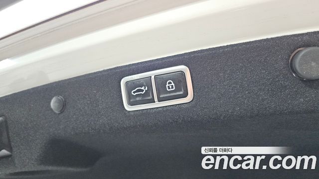 Hyundai Grandeur (GN7) 2,5 Gasoline 2WD Calligraphy 2023 — фото 20
