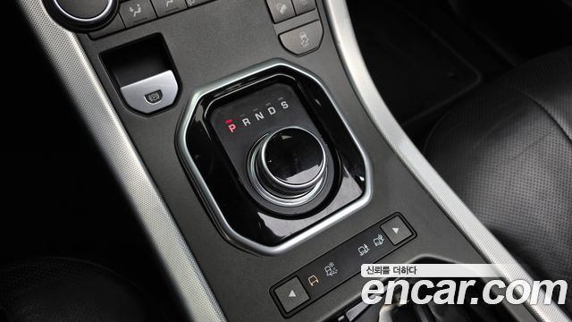 Land Rover Range Rover Evoque 2.0 TD4 SE Dynamic Convertible 2018 — фото 9