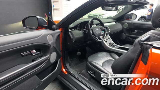 Land Rover Range Rover Evoque 2.0 TD4 SE Dynamic Convertible 2018 — фото 10