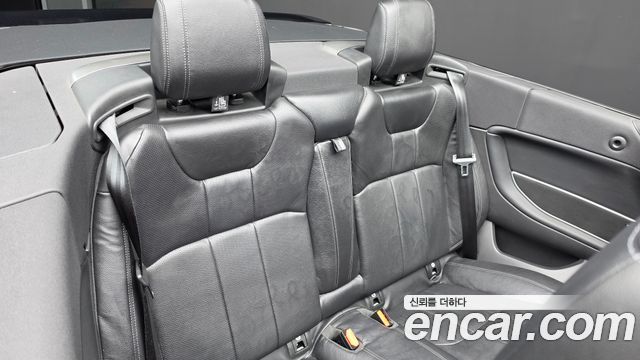 Land Rover Range Rover Evoque 2.0 TD4 SE Dynamic Convertible 2018 — фото 11