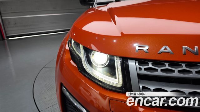 Land Rover Range Rover Evoque 2.0 TD4 SE Dynamic Convertible 2018 — фото 22