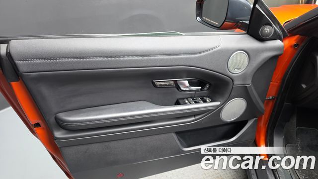 Land Rover Range Rover Evoque 2.0 TD4 SE Dynamic Convertible 2018 — фото 24