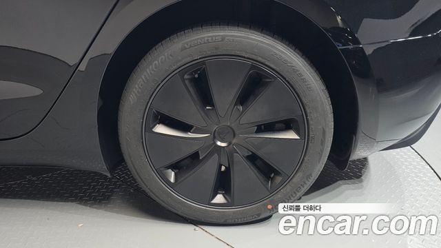 Tesla Model 3 Long Range AWD 2024 — фото 21