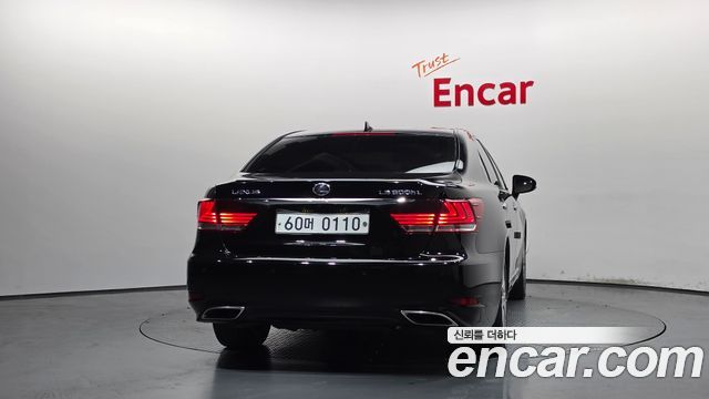 Lexus LS600hL 5-Seats Ottoman XF40 2016 — фото 4