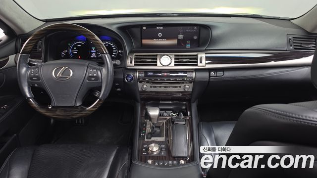 Lexus LS600hL 5-Seats Ottoman XF40 2016 — фото 7