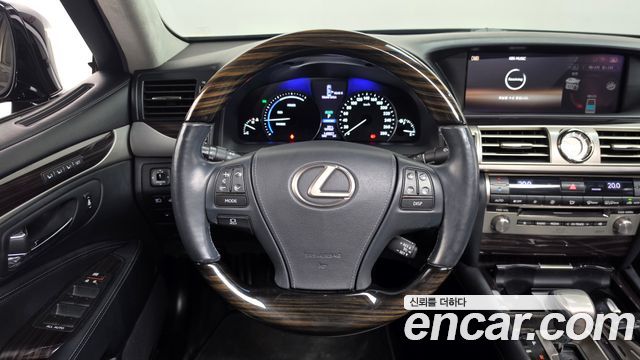 Lexus LS600hL 5-Seats Ottoman XF40 2016 — фото 13