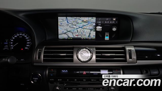 Lexus LS600hL 5-Seats Ottoman XF40 2016 — фото 14