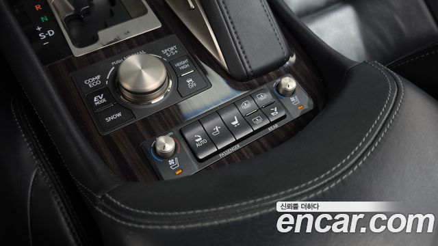 Lexus LS600hL 5-Seats Ottoman XF40 2016 — фото 16