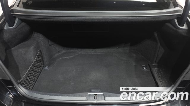 Lexus LS600hL 5-Seats Ottoman XF40 2016 — фото 20