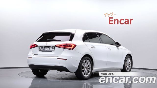 Mercedes-Benz A-Class (W177) A220 Hatchback 2020 — фото 2