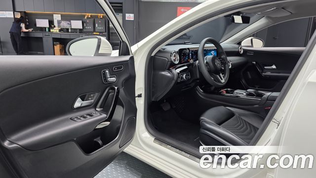 Mercedes-Benz A-Class (W177) A220 Hatchback 2020 — фото 10