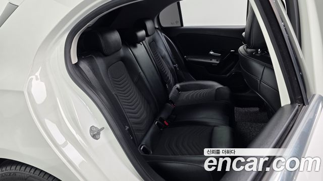 Mercedes-Benz A-Class (W177) A220 Hatchback 2020 — фото 12