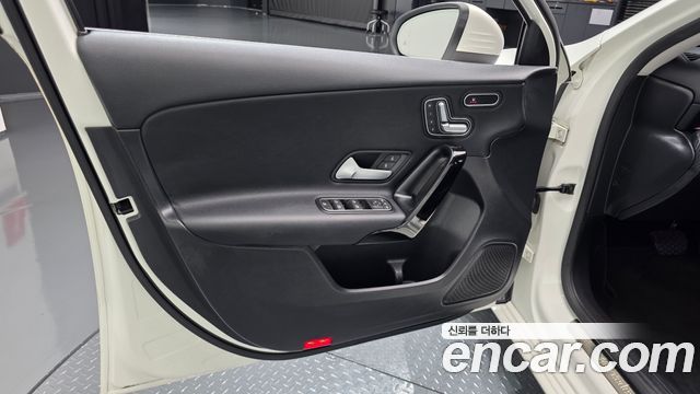 Mercedes-Benz A-Class (W177) A220 Hatchback 2020 — фото 24