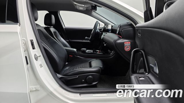 Mercedes-Benz A-Class (W177) A220 Hatchback 2020 — фото 26