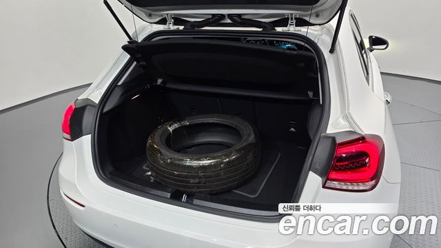 Mercedes-Benz A-Class (W177) A220 Hatchback 2020 — фото 29