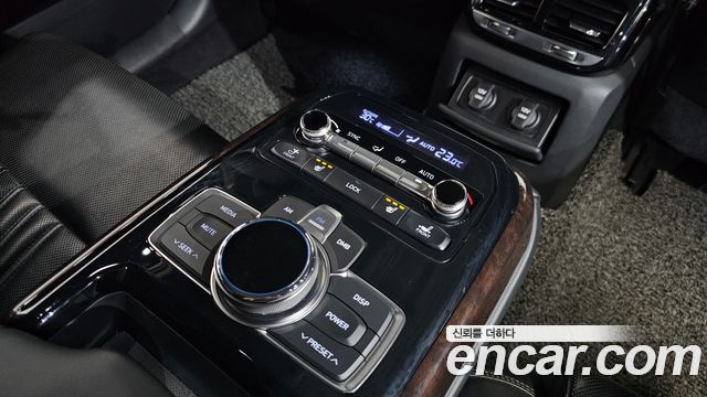 Genesis EQ900 3.3 T-GDI AWD Luxury 2016 — фото 19
