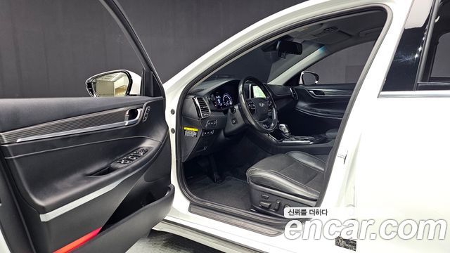 Hyundai Grandeur (IG) 2.4 Premium 2019 — фото 10