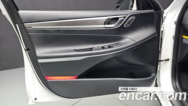 Hyundai Grandeur (IG) 2.4 Premium 2019 — фото 24