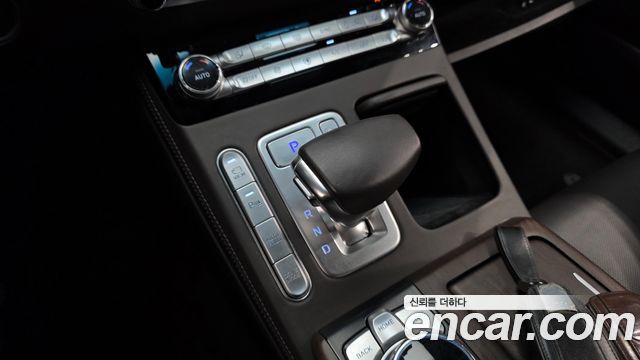 Genesis G90 5.0 AWD Prestige 2019 — фото 9