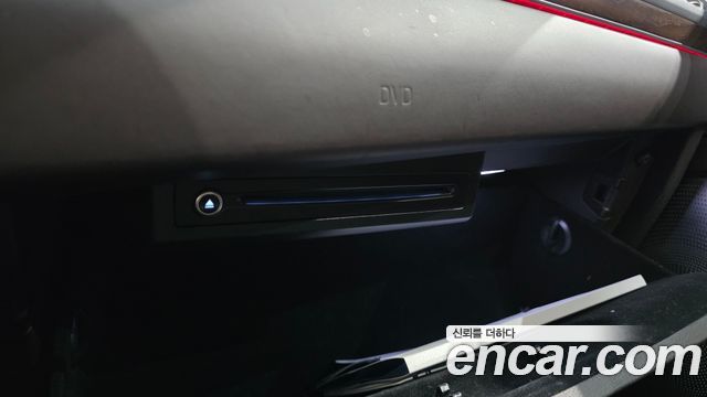 Genesis G90 5.0 AWD Prestige 2019 — фото 33