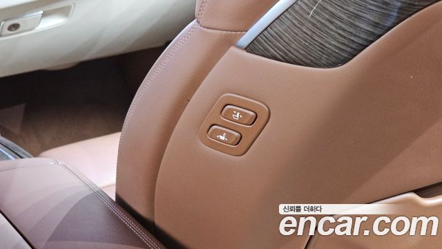 Genesis G90 3.8 AWD Luxury 2019 — фото 18